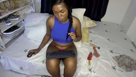 Nina online show from 11/21/25, 11:31