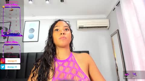 Snapshot of sweet_starxx chatting on 01/07/25, 06:35 Yeileen online show from 01/07/25, 06:35