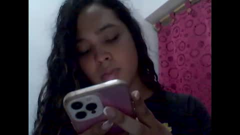 Snapshot of sweet_starxx chatting on 03/01/25, 04:47 Yeileen online show from 03/01/25, 04:47