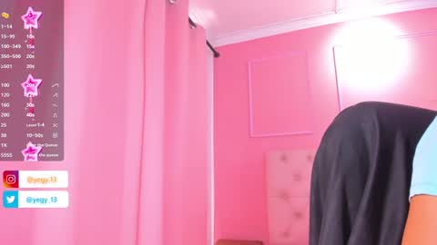 Snapshot of sweet_starxx chatting on 10/03/25, 04:15 Yeileen online show from 10/03/25, 04:15