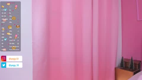 Snapshot of sweet_starxx chatting on 11/26/25, 05:58 Yeileen online show from 11/26/25, 05:58