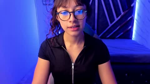 sweet_venus4 online show from 01/04/25, 09:31