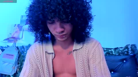 Snapshot of sweet_vond chatting on 12/02/24, 04:09 Steven independent model online show from 12/02/24, 04:09