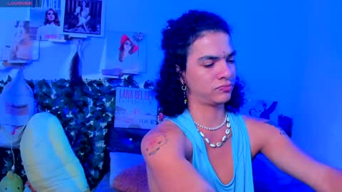 Snapshot of sweet_vond chatting on 12/17/24, 03:17 Steven independent model online show from 12/17/24, 03:17