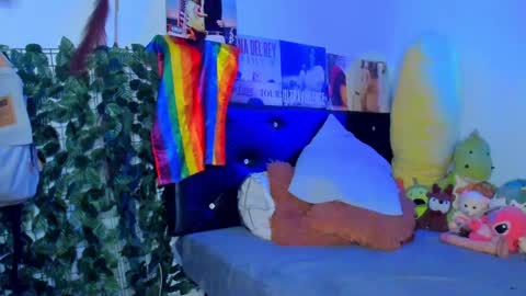 Snapshot of sweet_vond chatting on 01/19/25, 02:25 Steven independent model online show from 01/19/25, 02:25