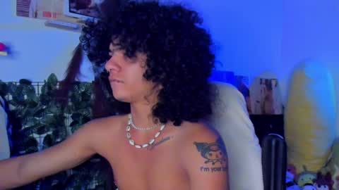 Snapshot of sweet_vond chatting on 01/20/25, 02:53 Steven independent model online show from 01/20/25, 02:53
