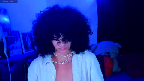 Snapshot of sweet_vond chatting on 02/26/25, 08:48 Steven independent model online show from 02/26/25, 08:48