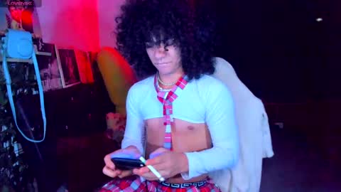 Snapshot of sweet_vond chatting on 02/27/25, 03:25 Steven independent model online show from 02/27/25, 03:25