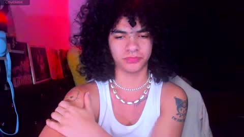 Snapshot of sweet_vond chatting on 03/01/25, 02:59 Steven independent model online show from 03/01/25, 02:59