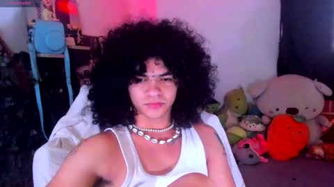 Snapshot of sweet_vond chatting on 03/01/25, 01:29 Steven independent model online show from 03/01/25, 01:29