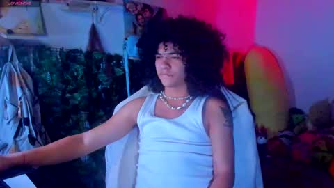 Snapshot of sweet_vond chatting on 03/03/25, 03:41 Steven independent model online show from 03/03/25, 03:41