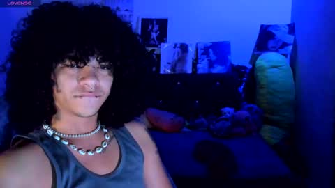 Snapshot of sweet_vond chatting on 03/11/25, 06:00 Steven independent model online show from 03/11/25, 06:00