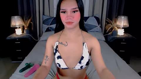 Snapshot of sweet_zoey12 chatting on 09/29/25, 08:52 bea takashi online show from 09/29/25, 08:52
