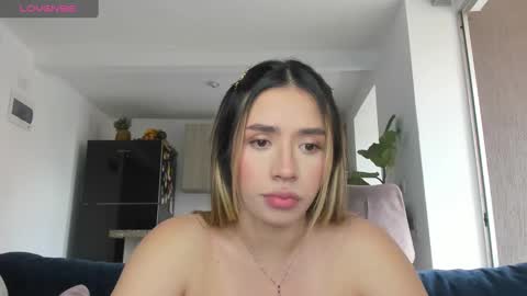 Snapshot of sweetann08 chatting on 02/18/25, 06:15 Camila online show from 02/18/25, 06:15
