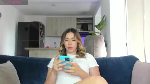 Snapshot of sweetann08 chatting on 02/21/25, 07:43 Camila online show from 02/21/25, 07:43