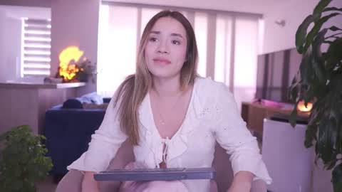 Snapshot of sweetann08 chatting on 10/21/25, 07:36 Camila online show from 10/21/25, 07:36