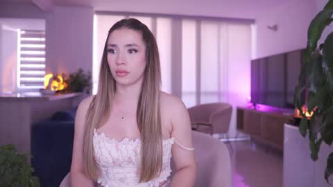 Snapshot of sweetann08 chatting on 10/25/25, 03:51 Camila online show from 10/25/25, 03:51