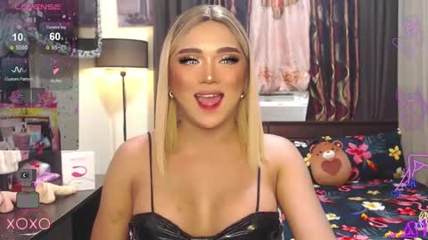 Snapshot of sweetbella118 chatting on 12/02/24, 11:45 bella online show from 12/02/24, 11:45