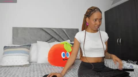 Tell me Salome  online show from 10/29/25, 07:48