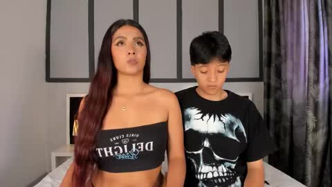 Eva Short hair girl  - Victoria Long red hair online show from 10/30/25, 05:35