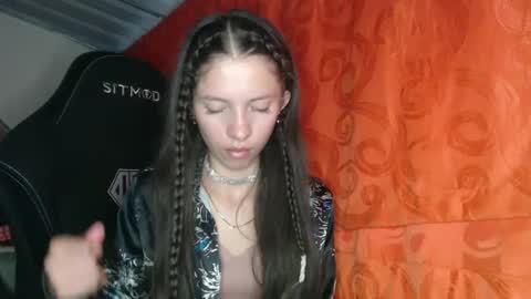 Snapshot of sweetdam12 chatting on 12/19/24, 10:42 sweetdam12 online show from 12/19/24, 10:42