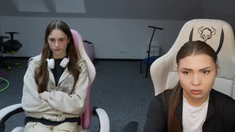 Snapshot of sweetdesiree_ chatting on 11/08/25, 11:43 Amelia online show from 11/08/25, 11:43