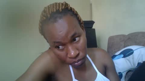 sweetdiva2012 online show from 09/17/25, 06:48