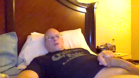 Snapshot of sweetg233 chatting on 10/25/25, 06:32 sweetg233 online show from 10/25/25, 06:32