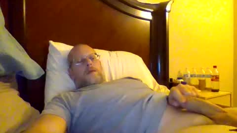 Snapshot of sweetg233 chatting on 11/11/25, 05:51 sweetg233 online show from 11/11/25, 05:51