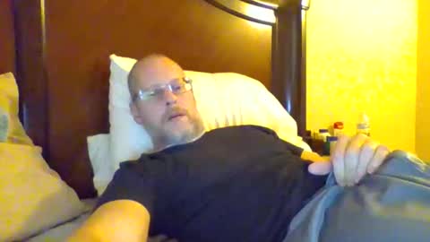 Snapshot of sweetg233 chatting on 11/11/25, 07:25 sweetg233 online show from 11/11/25, 07:25