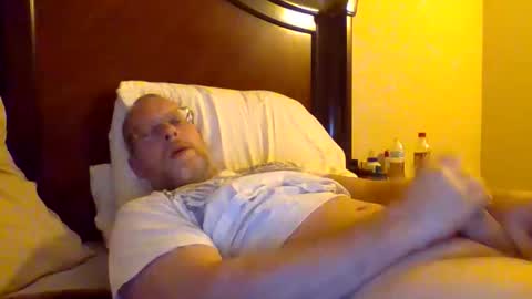 Snapshot of sweetg233 chatting on 11/12/25, 07:31 sweetg233 online show from 11/12/25, 07:31