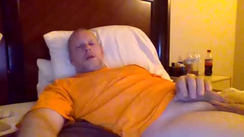 Snapshot of sweetg233 chatting on 11/23/25, 06:24 sweetg233 online show from 11/23/25, 06:24