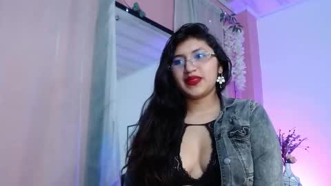 Snapshot of sweetgh_ chatting on 09/24/25, 11:24 Sweet online show from 09/24/25, 11:24