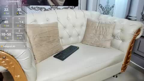Snapshot of sweetgirl4u_ chatting on 09/25/25, 10:08 MIA online show from 09/25/25, 10:08