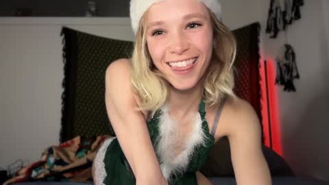 Snapshot of sweetgracee chatting on 12/20/24, 07:01 sweetgracee online show from 12/20/24, 07:01