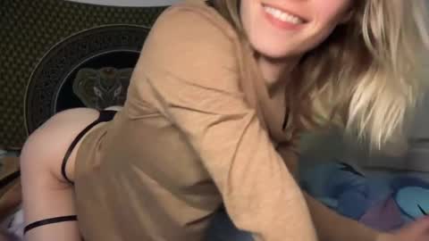 Snapshot of sweetgracee chatting on 03/08/25, 04:12 sweetgracee online show from 03/08/25, 04:12