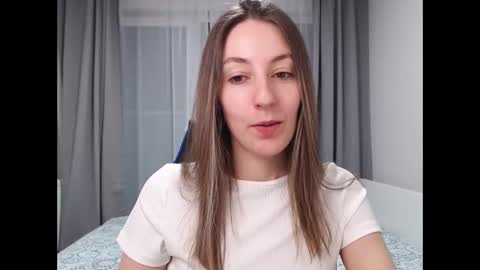 Snapshot of sweetheart_77 chatting on 12/07/24, 11:34 Emma online show from 12/07/24, 11:34