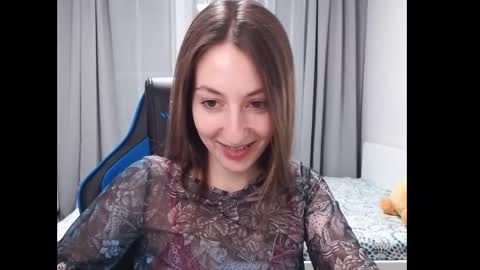 Snapshot of sweetheart_77 chatting on 12/10/24, 11:51 Emma online show from 12/10/24, 11:51