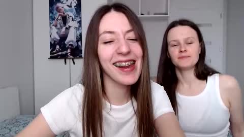 Snapshot of sweetheart_77 chatting on 03/11/25, 10:18 Emma online show from 03/11/25, 10:18