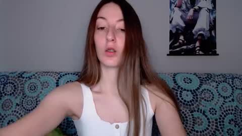Snapshot of sweetheart_77 chatting on 09/18/25, 07:10 Emma online show from 09/18/25, 07:10