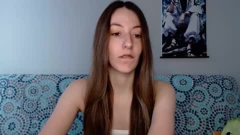 Snapshot of sweetheart_77 chatting on 09/22/25, 07:43 Emma online show from 09/22/25, 07:43