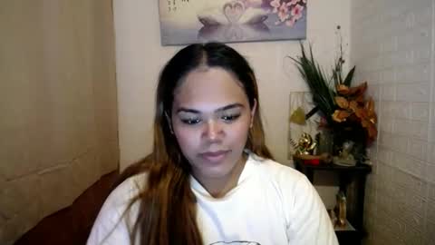 Snapshot of sweethot_bella chatting on 09/16/25, 04:35 Bella online show from 09/16/25, 04:35