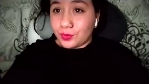 Snapshot of sweetie__annie chatting on 02/23/25, 04:28 Ana Mara i cant Make noise My family is here online show from 02/23/25, 04:28