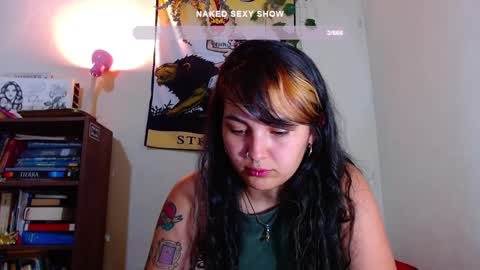 Snapshot of sweetie_maryy chatting on 01/15/25, 01:56 Maria my insta sweetie maryy online show from 01/15/25, 01:56