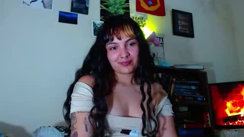Snapshot of sweetie_maryy chatting on 02/13/25, 09:49 Maria my insta sweetie maryy online show from 02/13/25, 09:49
