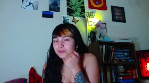 Snapshot of sweetie_maryy chatting on 02/14/25, 05:25 Maria my insta sweetie maryy online show from 02/14/25, 05:25