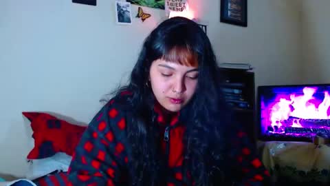 Snapshot of sweetie_maryy chatting on 02/16/25, 04:42 Maria my insta sweetie maryy online show from 02/16/25, 04:42