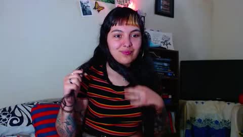 Snapshot of sweetie_maryy chatting on 02/25/25, 05:47 Maria my insta sweetie maryy online show from 02/25/25, 05:47