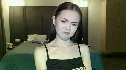 Snapshot of sweetieee_kira chatting on 09/10/25, 01:27 sweetieee_kira online show from 09/10/25, 01:27