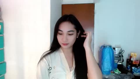 Snapshot of sweetlilly_18 chatting on 01/17/25, 10:55 Lilly online show from 01/17/25, 10:55